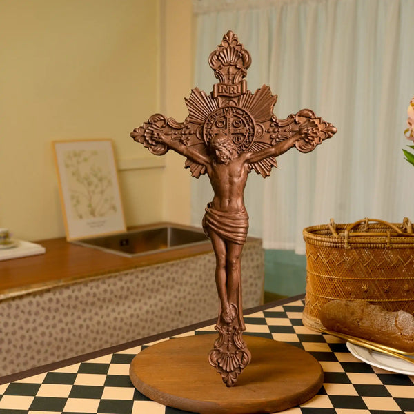 Jesus na Cruz Decoração Escultura em Madeira Aura Divina 1